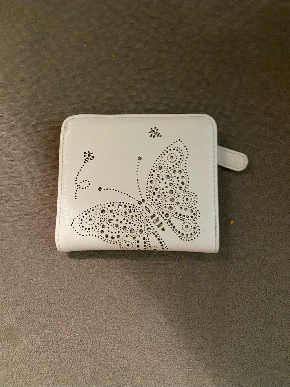 Elegant White Butterfly Zip Card Wallet - Compact Women's Organizer